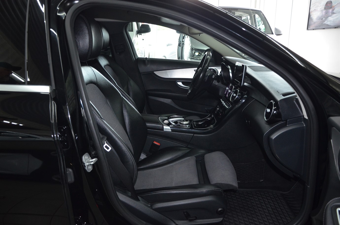 Mercedes-Benz C 2015, bild 7/28