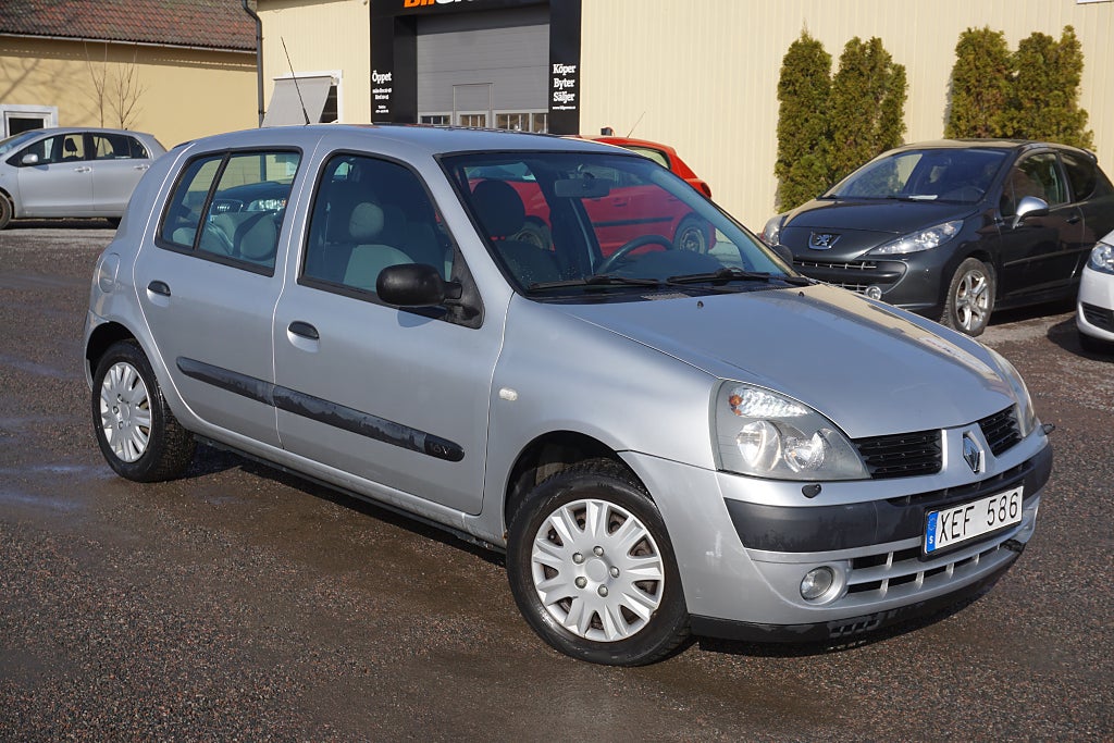 Renault Clio 5-dörrars 1.2 Nybes/12.500 Mil