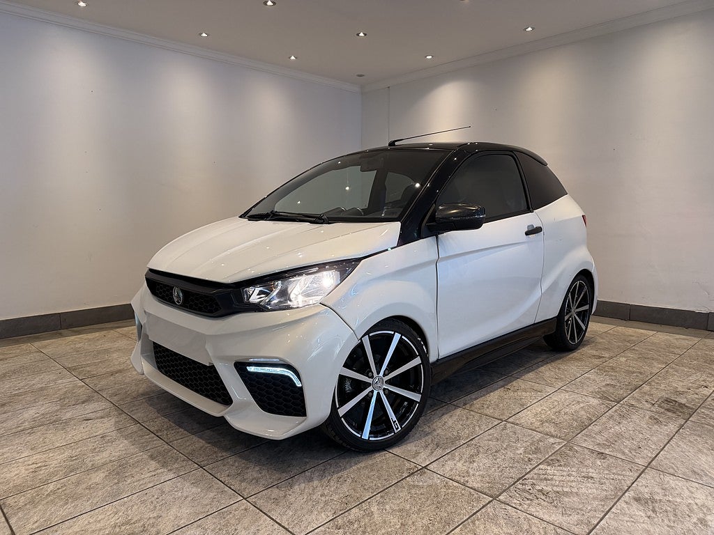 Aixam Coupé 0.5 CVT, Backkamera, Motorvärmare, Ny-servad Pioneer, V-dä