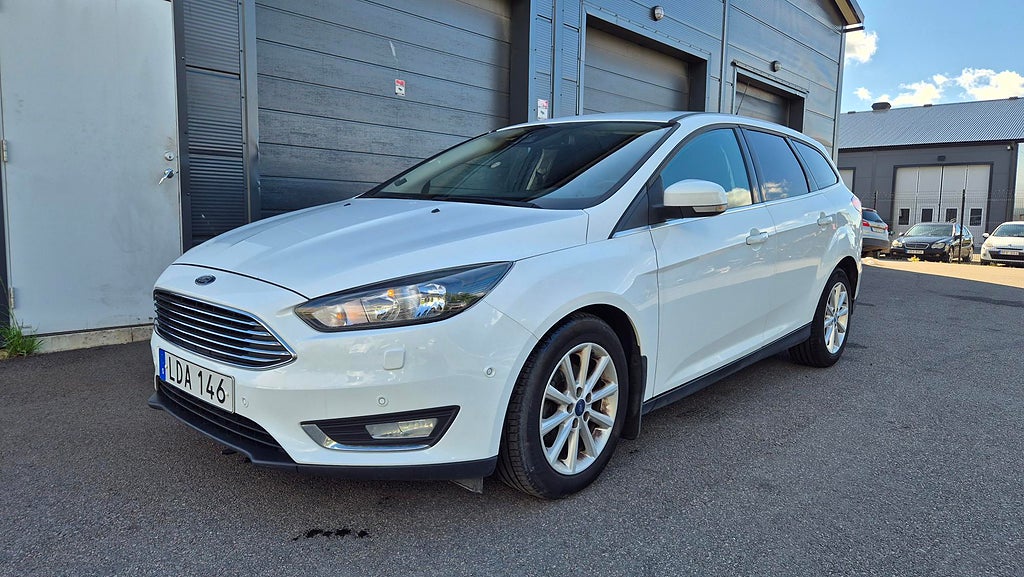 Ford Focus Kombi 1.0 EcoBoost Titanium Nyservad/kamrem/Nybes