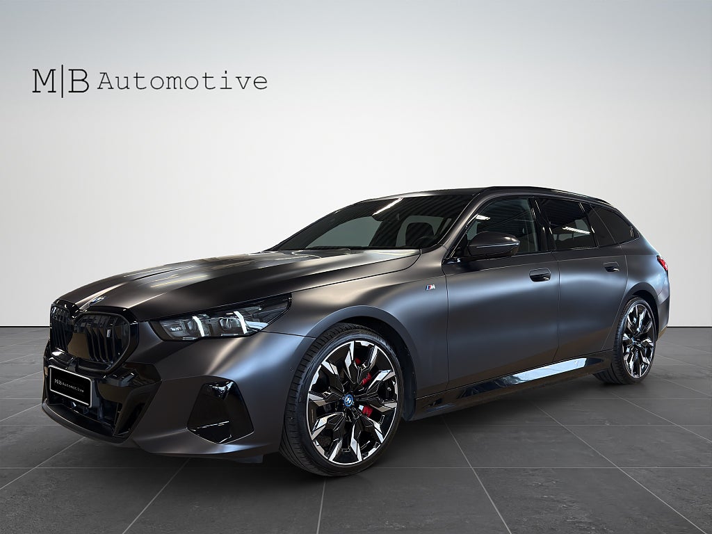 BMW i5 eDrive40 Touring Comfort, M Sport /  B&W / 