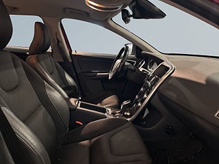 Volvo XC60 D4 Geartronic Business Ed. Drag Mvärm Dvärm S/V-hjul – bild 10