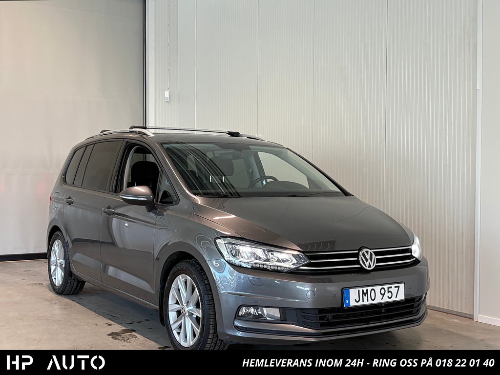 Volkswagen Touran 1.4TSI 7-sits Dragkrok Motorvärmare Navi B-Kam S&V-hjul