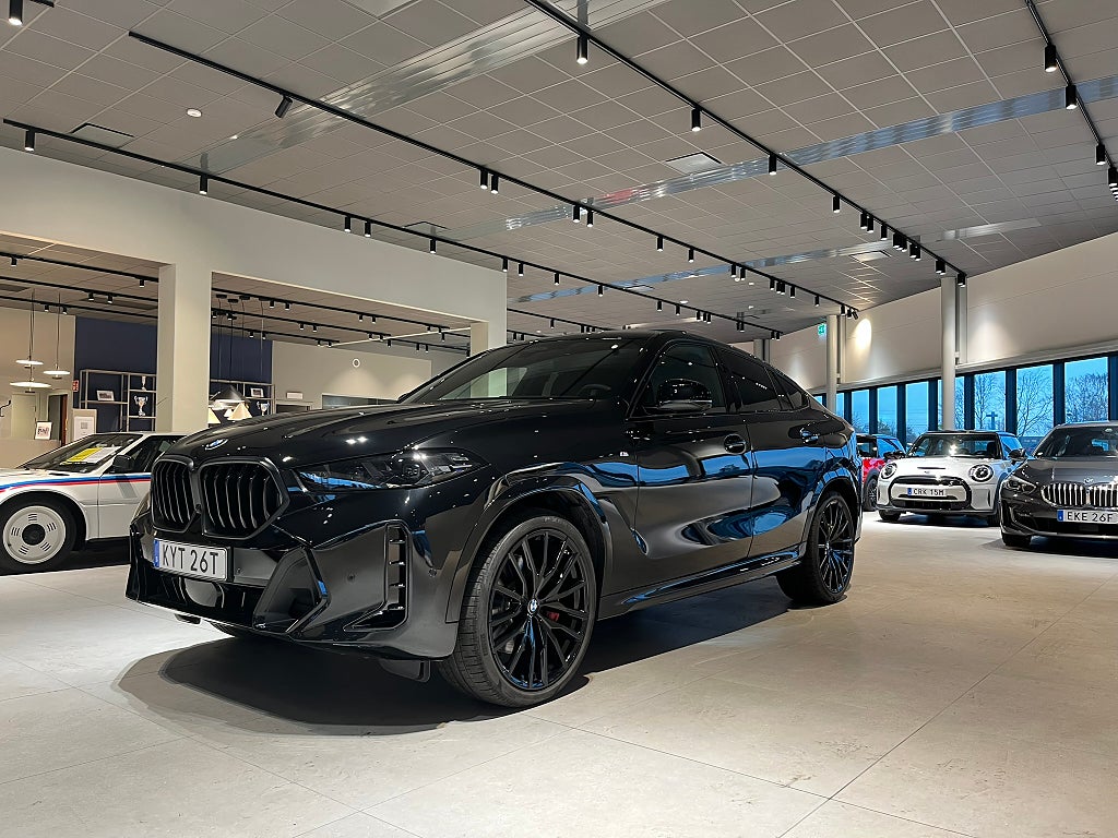 BMW X6 xDrive30d//M-Sport//Pano//Drag//Värmare 4,95%