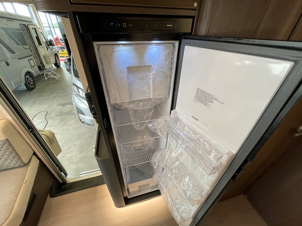 Adria Matrix Supreme 670 SC / ALDE / Taksäng / 5 bältad /Ugn - Adria