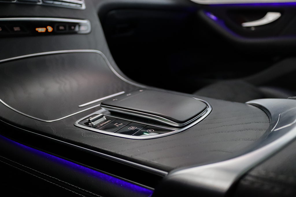 Mercedes-Benz GLC 200 4MATIC AMG Night Pano Cockpit Värmare Kamera Drag