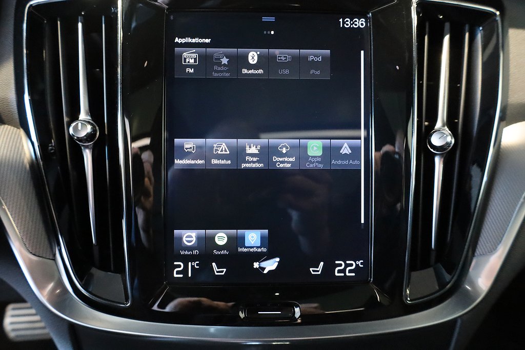 Volvo V60 T8 AWD Aut R-Design Pano Kamera Läder 2019