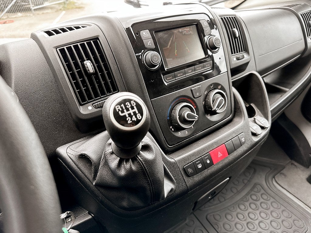 Bild på Peugeot Boxer PRO+ 2.2 BHDi 140hk L3H2 - DRAG,B-KAMERA