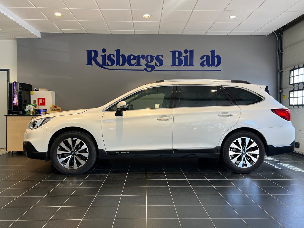 Subaru Outback 2.5 4WD Aut Summit Drag, M-värm & V-hjul!