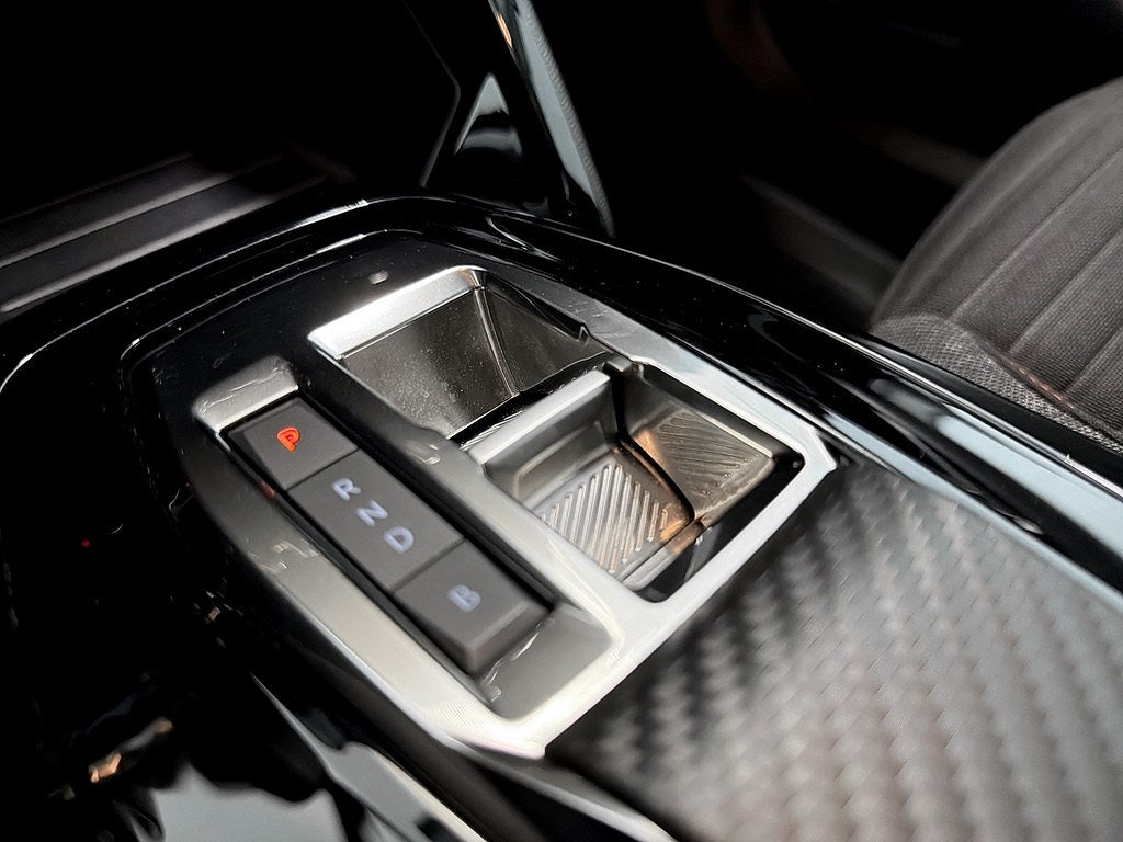 Bild på Peugeot E-2008 Active 136hk Aut - CARPLAY, P-SENSORER