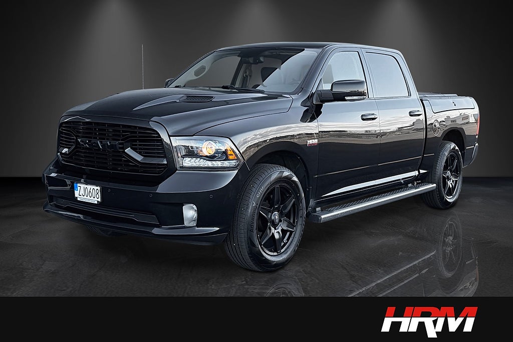 Dodge RAM 1500 Crew Cab 5.7 V8 HEMI SPORT BOX 396hk