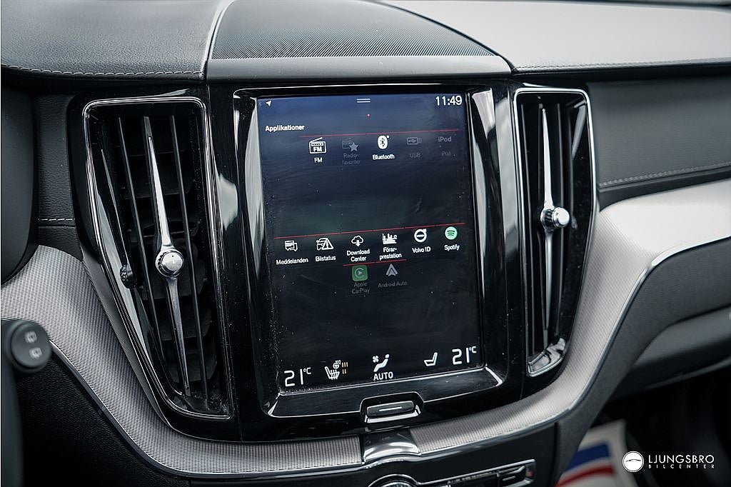 Volvo XC60 B4 AWD R-Design / Drag / Pano / 360 / HUD