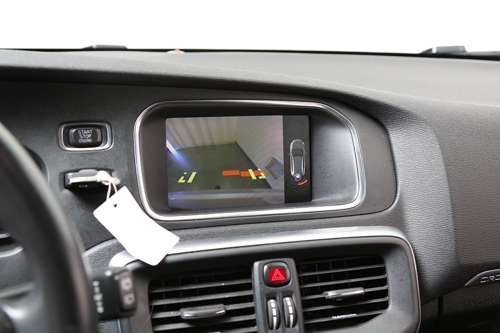 Volvo V40 Cross Country D3 150hk Adv Edition Kamera Värmare Drag