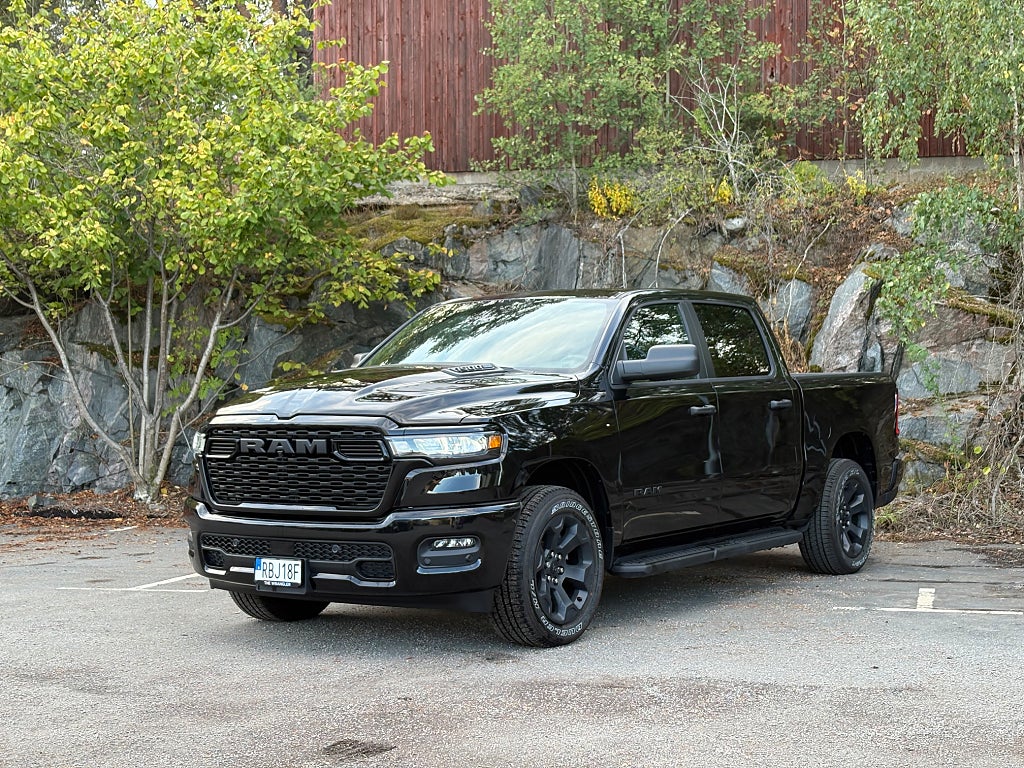 Dodge RAM 1500 3.6L V6 Black Line - Billigaste nya RAM i Sverige - 