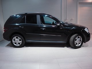 SUV Mercedes-Benz ML 4 av 24