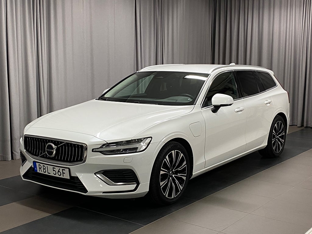 Volvo V60 Recharge T6 AWD Core Edition Drag