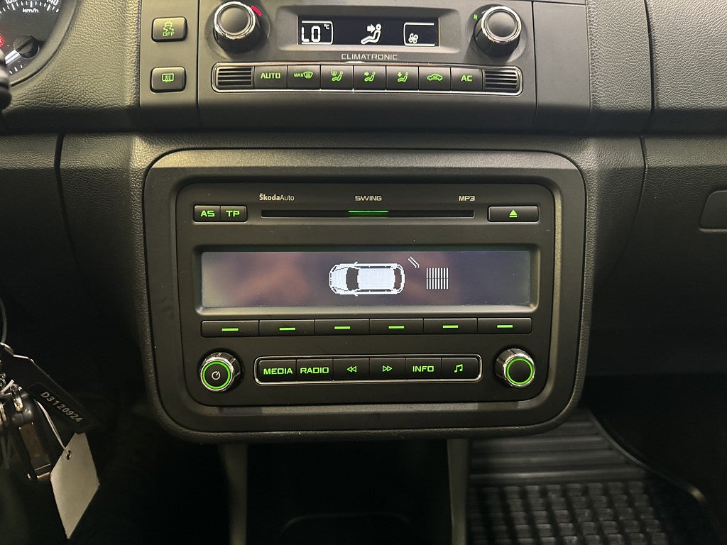 Skoda Fabia Kombi 1.2 TSI Elegance | Nybesiktad | P-sensor | Drag