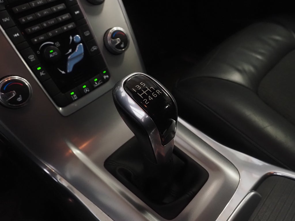 Volvo V70 D4 Classic Momentum D-Värm PDC Adaptiv Farthållare 2016