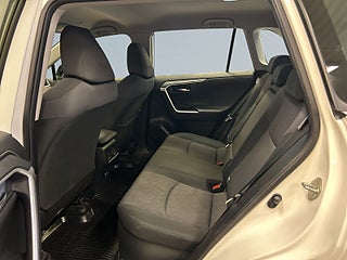 Toyota RAV4 Hybrid AWD MOMS/SoV-Däck/Drag/Adap Fart/Rattvärm/Kamera – bild 13