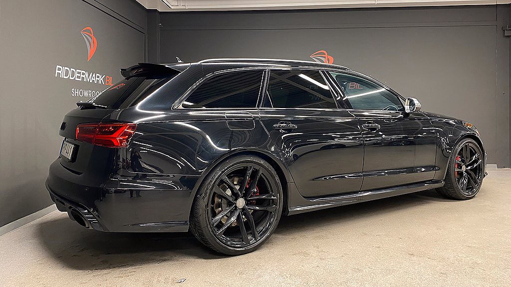 Audi RS6 har en V8-motor på 560 hästkrafter.