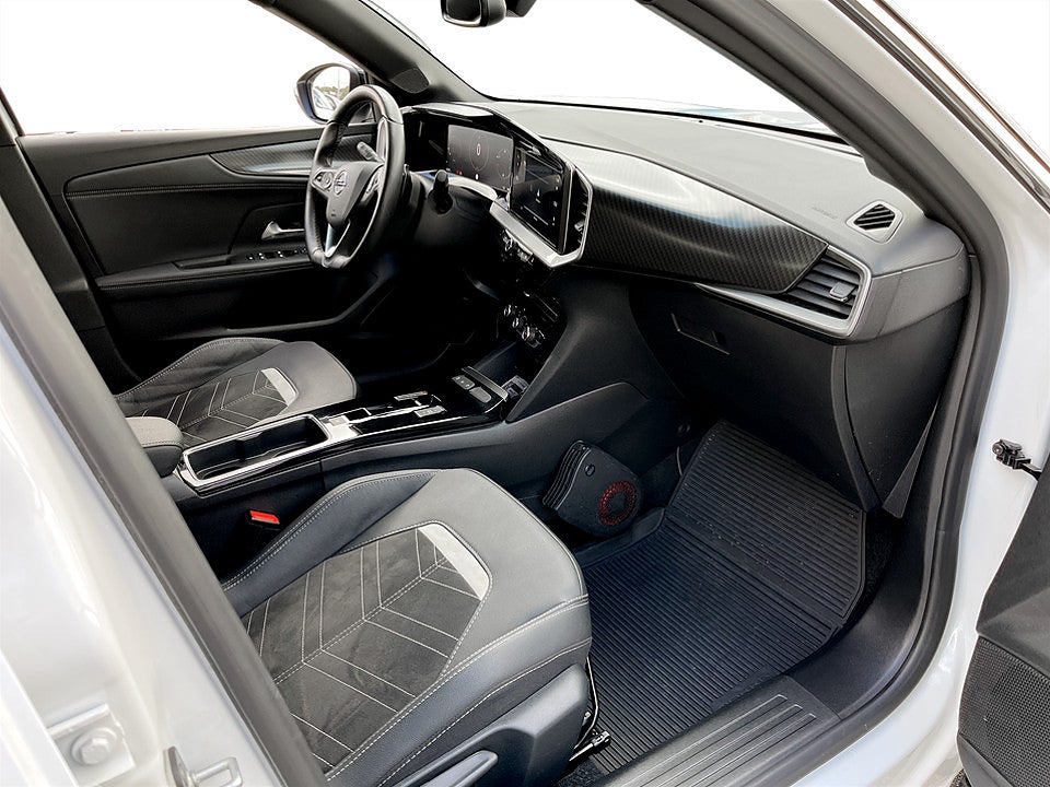 Bild på Opel Mokka Ultimate 1.2 PT 130hk Aut - B-KAMERA, CARPLAY