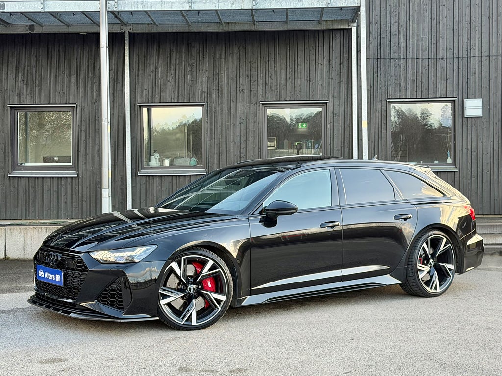 Audi RS6 RS6 Designpaketet svensksåld pano drag värmare SE Spece