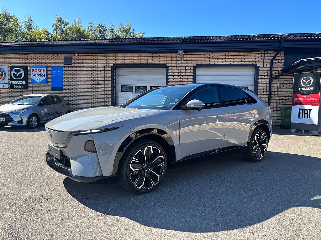Mazda CX-6e Takumi 78kwh / V-hjul & 3 års service ingår/3,99% ränta