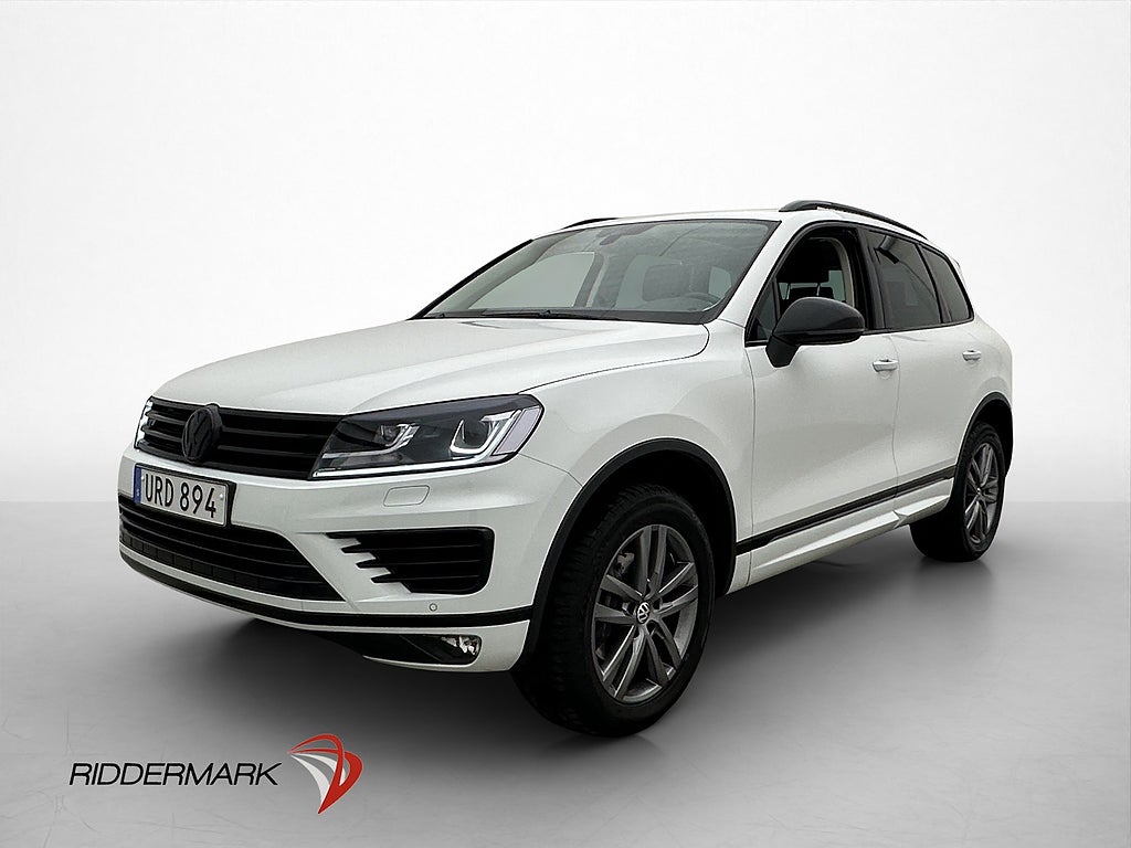 Volkswagen Touareg 3.0 TDI 204hk 4M R-Line Pano D-värm Drag