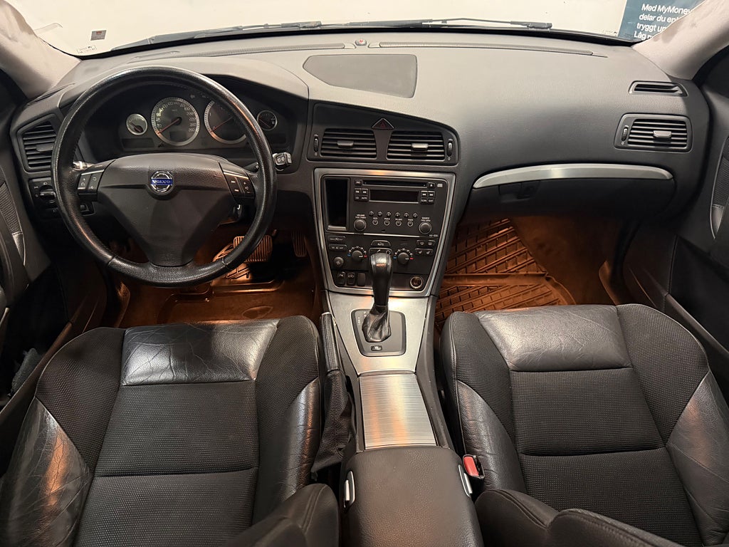 VOLVO V70 2.4D 185 ch CLASSIC MOMENTUM BVA 4x2 - ATTELAGE - 269000 km
