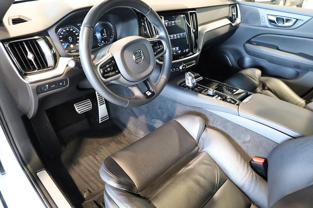 Volvo V60 T8 AWD Aut R-Design Pano Kamera Läder 2019