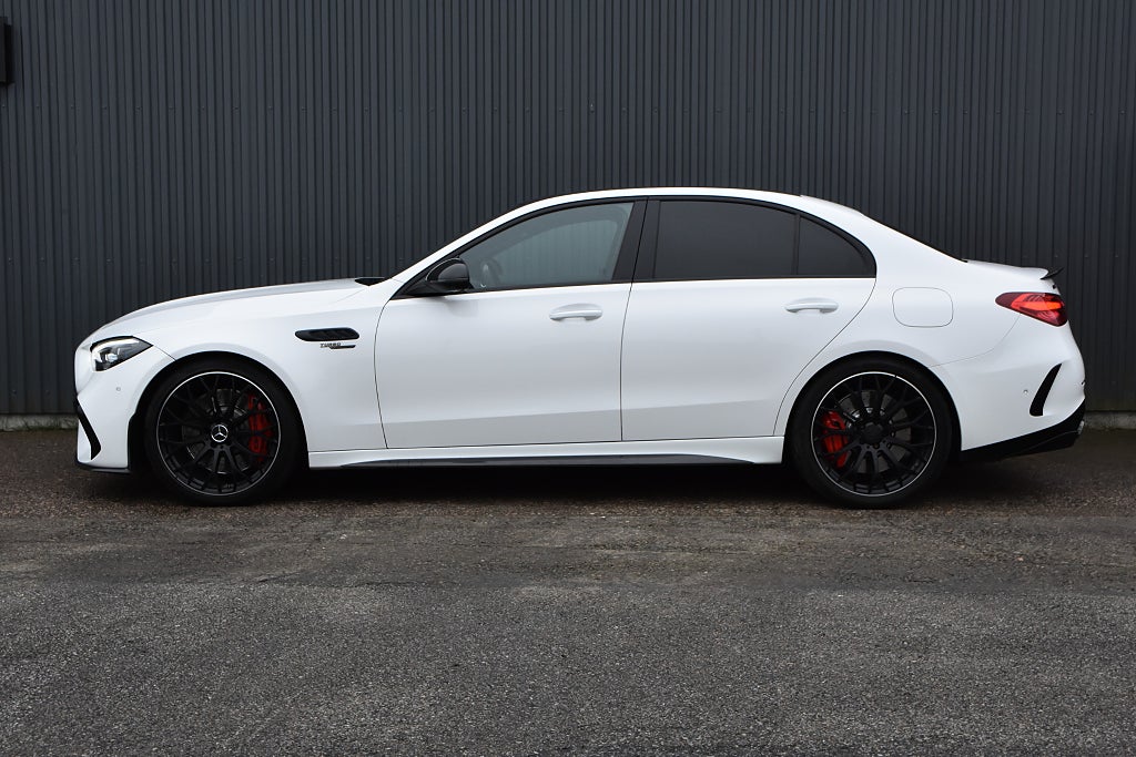 Mercedes-Benz C63 2024 - miniatyr 6
