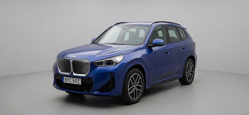 BMW iX1 xDrive30, M-Sport, Driving Plus, Park Plus, Drag, HK