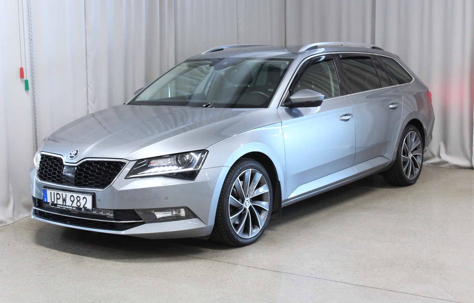 Skoda Superb 2.0 TDI 4x4 SCR Business Edition, L&K, Drag, Värmare 2019 - miniatyr 11