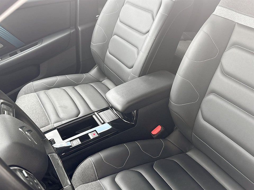 Bild på Citroën e-C4 Shine ELECTRIC 50kWh 136hk Aut B-KAMERA RATTVÄRME