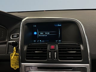 Volvo XC60 D4 AWD Geartronic S&V-däck/D-värm/Psens/MoK/Kamera/Drag – bild 15