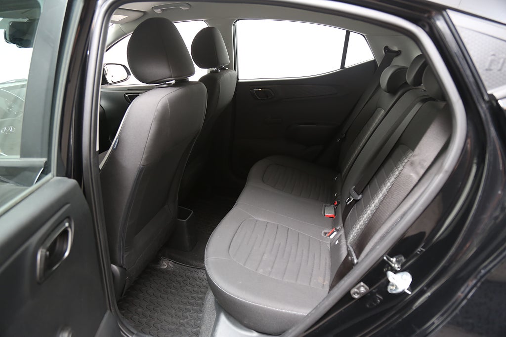 Hyundai i10 1,0 blue 67hk Essential Automat Kamera 1ägare Motorv 2021