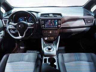 Halvkombi Nissan Leaf 13 av 22