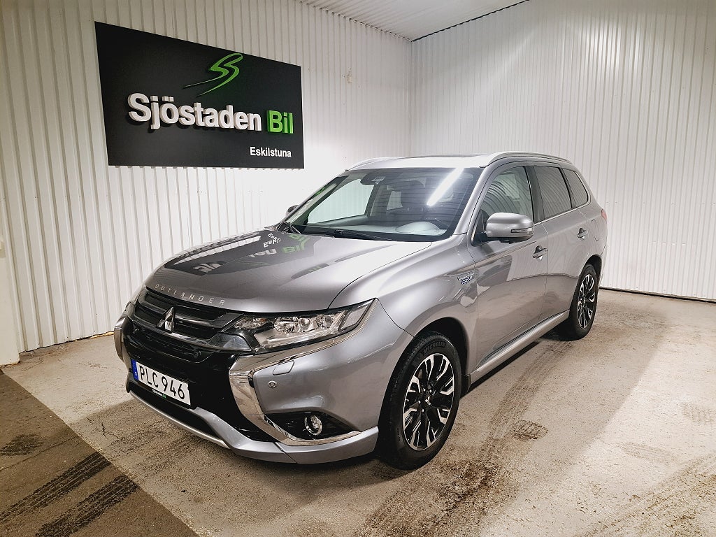 Mitsubishi Outlander PHEV 4WD Business Skinn Drag 360°Kamera Carplay Rattvärme