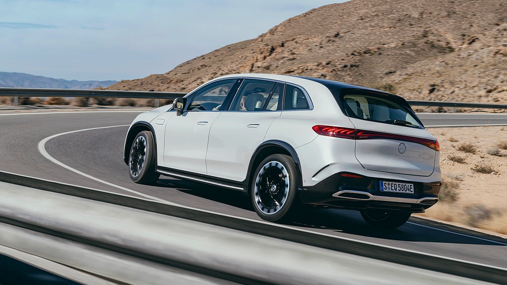 Mercedes EQS SUV har en räckvidd på över 60 mil. Foto: Mercedes-Benz