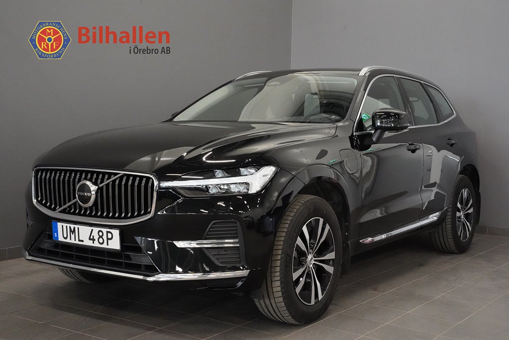 Volvo XC60 Recharge T6 AWD Core /Panorama Komfortstolar Läder