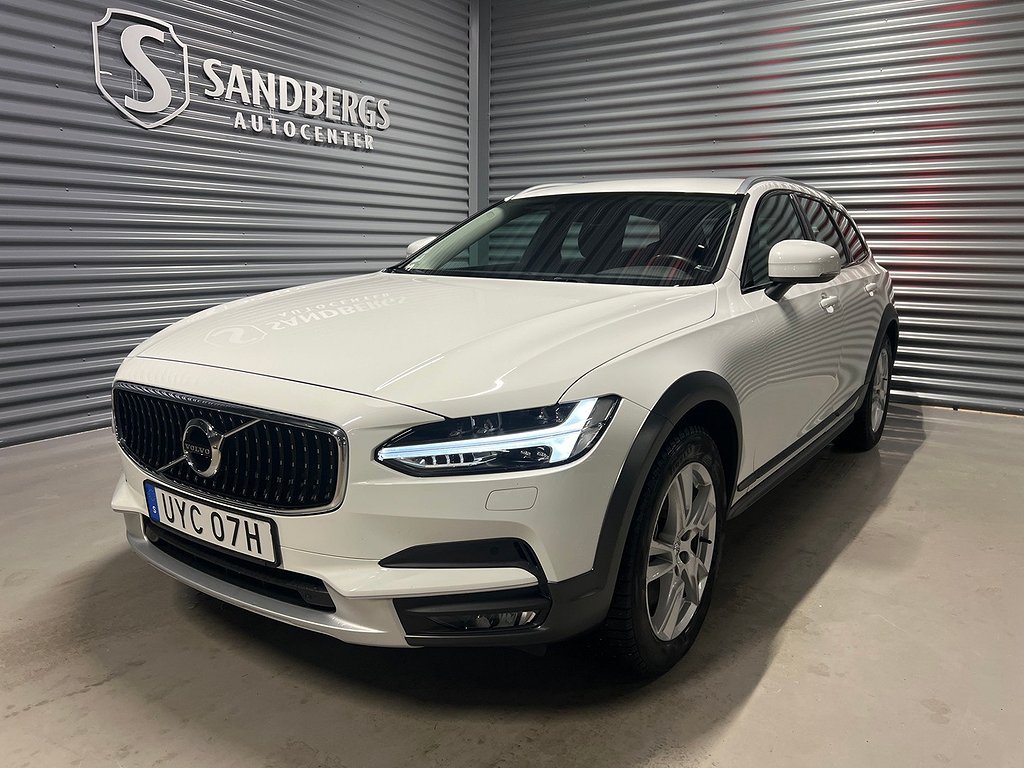 Volvo V90 Cross Country D4 AWD Momentum Voc B-kam Navi Drag