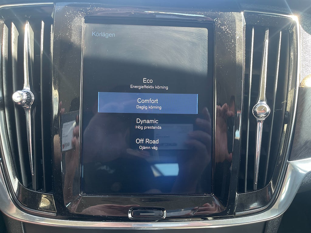 Volvo V90 Cross Country D4 AWD Pro 190 hk Välutrustad