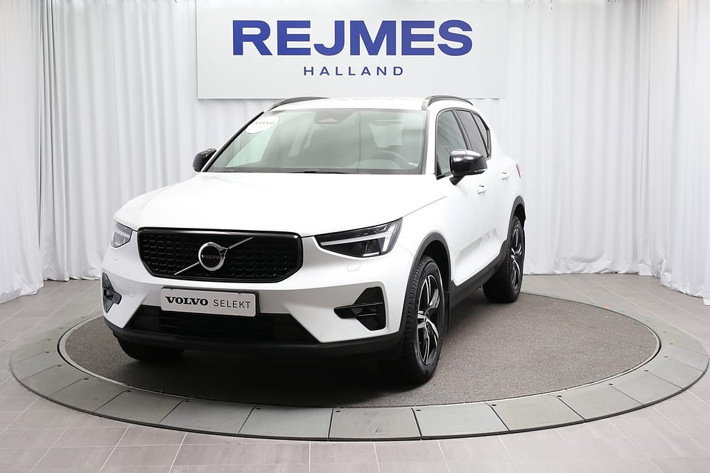 Volvo XC40 B4 FWD Bensin Plus Dark | Drag | Kamera | Elstol