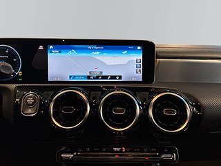 Mercedes-Benz CLA 200 Shooting Brake AMG Sport Cockpit Kamera