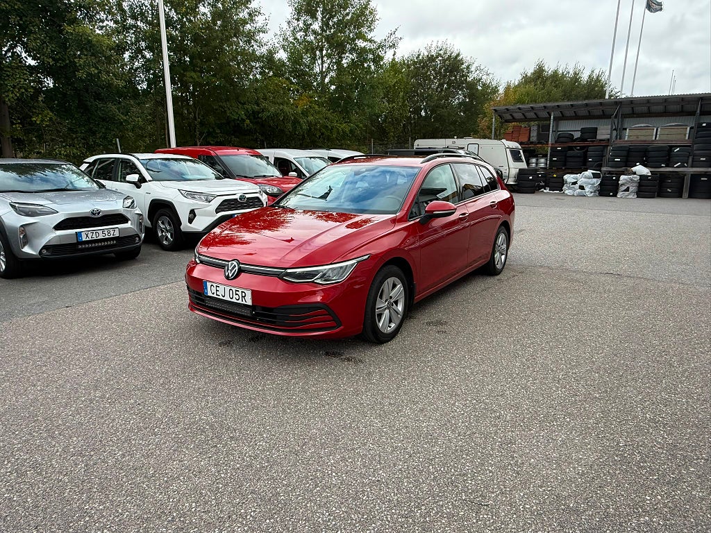 Volkswagen Golf SPORTSCOMBI 1.5 AUT COCKPIT NAVI CARPLAY VÄRMARE MOMS 