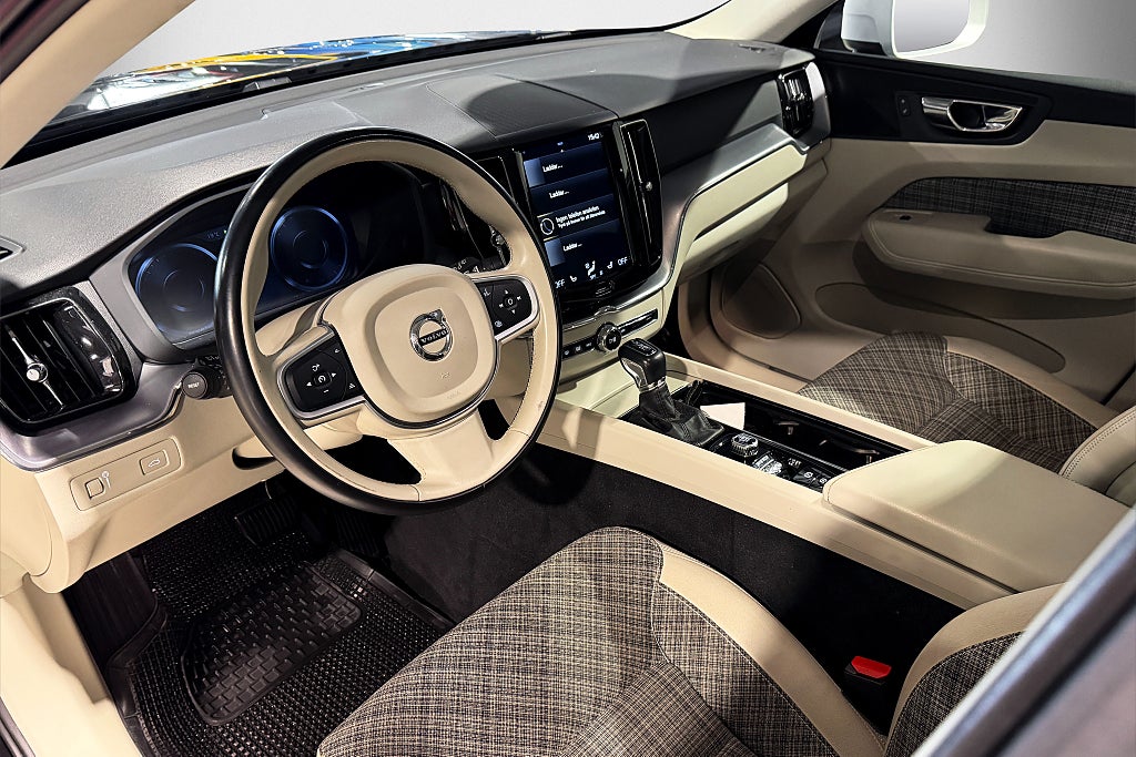 Volvo XC60 T5 | AWD | Momentum | Ny servad  | Värmare Voc 2019