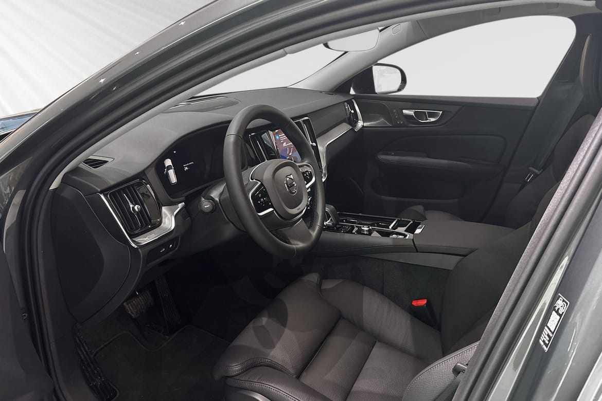 Volvo V60 T6 Plus Dark Nordic Edition 2026, bild 7/49