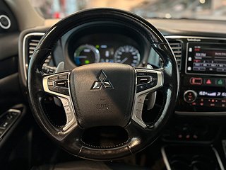 Mitsubishi Outlander PHEV Business Värmare/Pano/Skinn/360