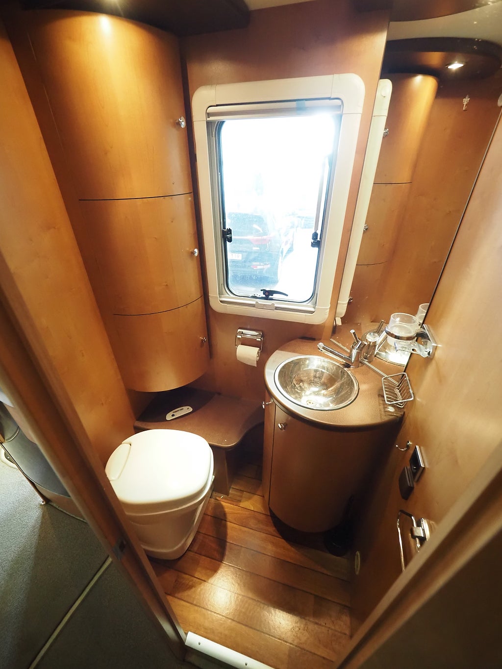 Rapido M996 Mercedes Benz I Aut I 150hk I Långbäddar