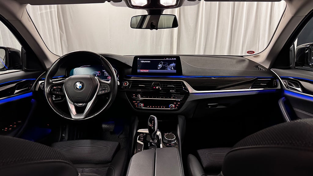 BMW 520d Touring Aut Sport line 190hk Navigation Dragkrok Apple bild 15